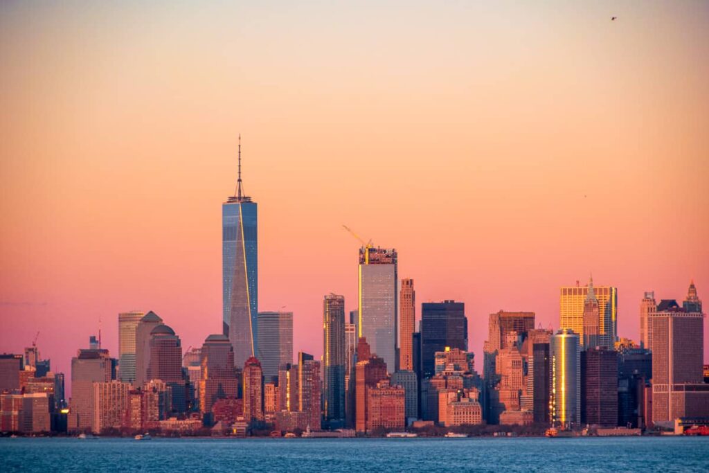 the skyline at sunset in new york vs los angeles it's not as defined