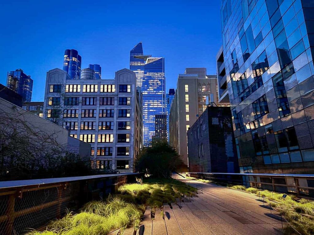 walking on the highline in new york city at night