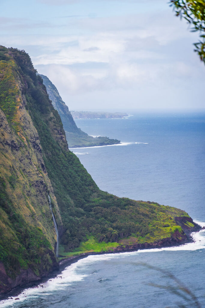 Waipio Valley Lookout closeup to hills