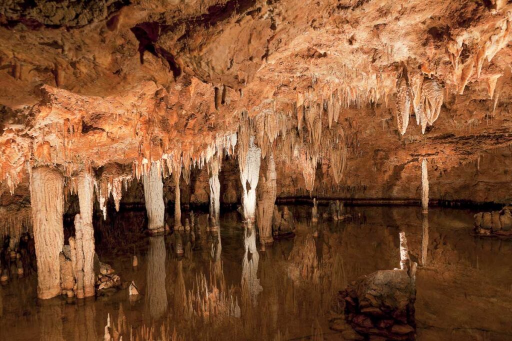 The water reflection in Missouri, Meramec Caverns