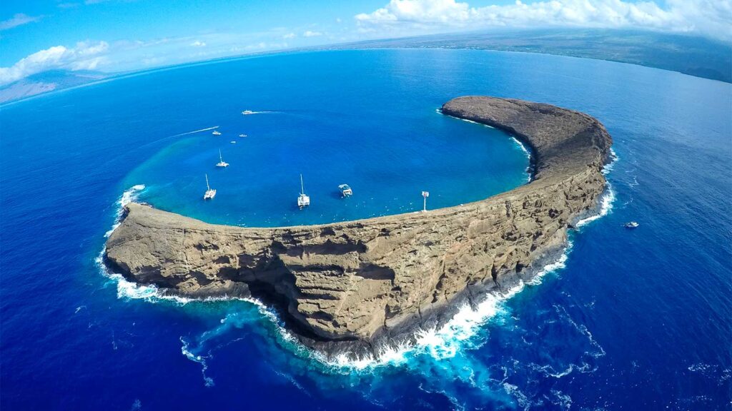 Aerial View of Hawaii, Molokini crater, Maui, Wiki