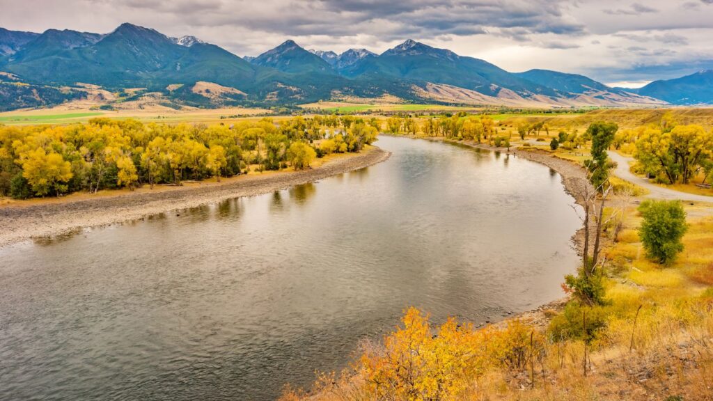 The river running through Montana, Bighorn Canyon, Fort Smith