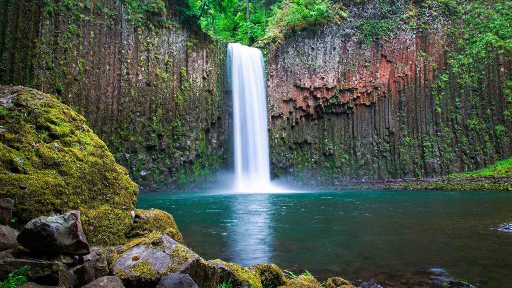 Basalt columns framing Abiqua Falls in Pregon