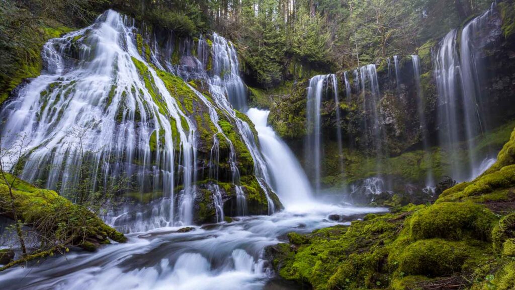 Water flowing down Washington, Upper Panther Creek Falls