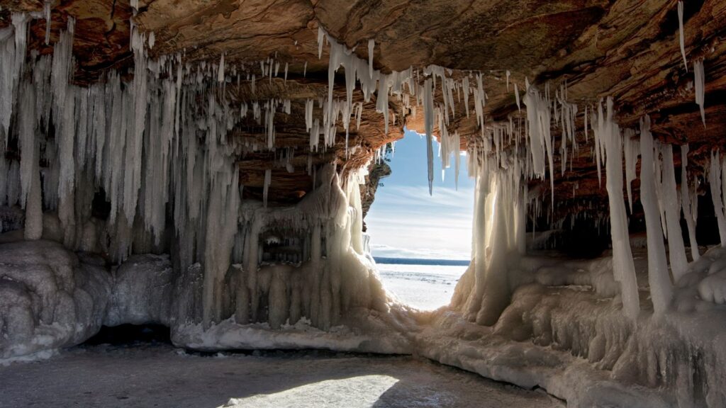 apostle islands sea ice caves