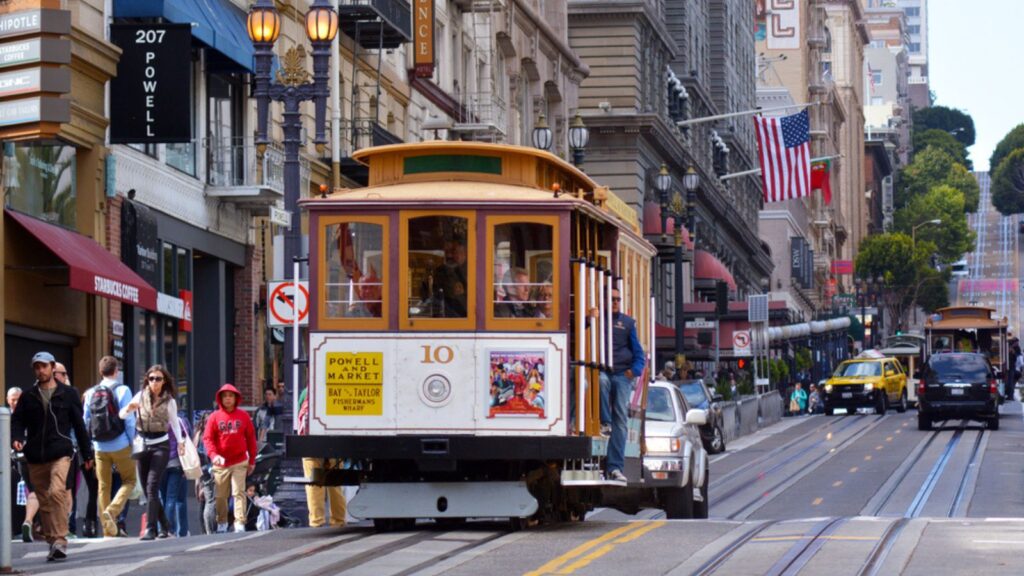 Before the Great Earthquake of 1906, there were more than 600 cable cars