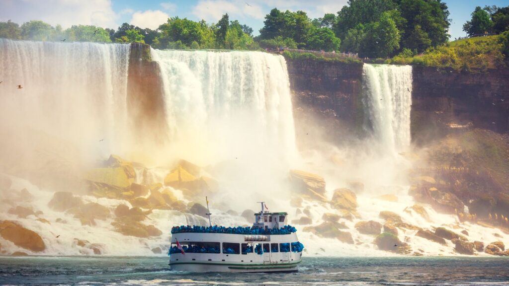 New York, Niagara Falls Boat in sunset