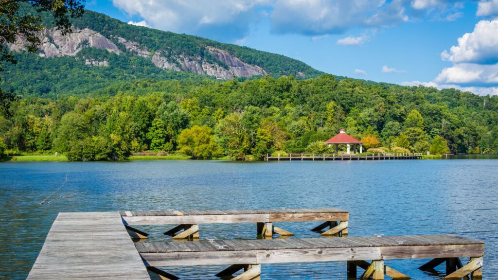 North Carolina, Docks in Lake Lure, in Lake Lure