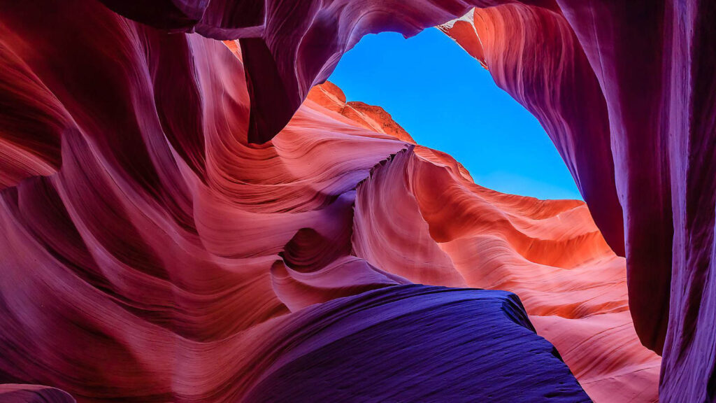 Page, Antelope Canyon Purple loooking up