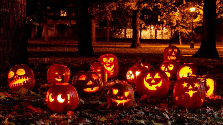 60+ Halloween Bucket List Ideas That Make October Feel Spooktacular