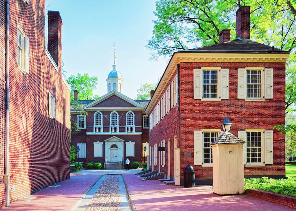 Carpenters Hall in the Old City of Philadelphia, in Pennsylvania, the USA. It is a building for the Carpenters union meetings. Tourists in the street.