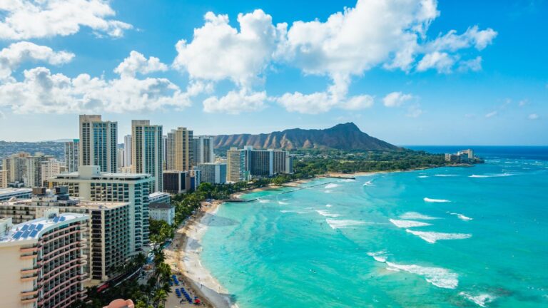 15 Sunny Experiences in Honolulu to Forget It’s Even Winter