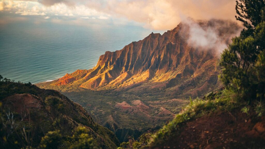 Kauai, Brown Mountains of Kalalau Lookout