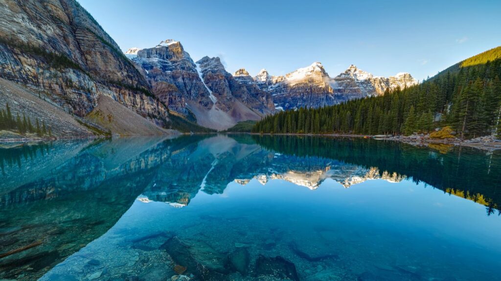 Canada, Alberta, Moraine Lake panorama shot in Banff National Park