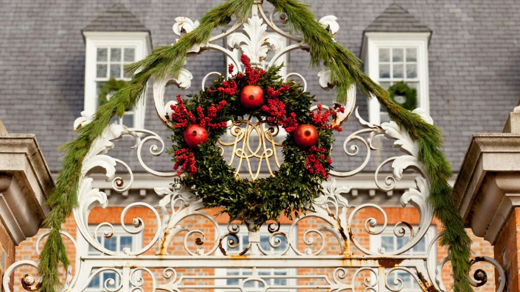 Virginia, Entrance to Governors Palace in Williamsburg