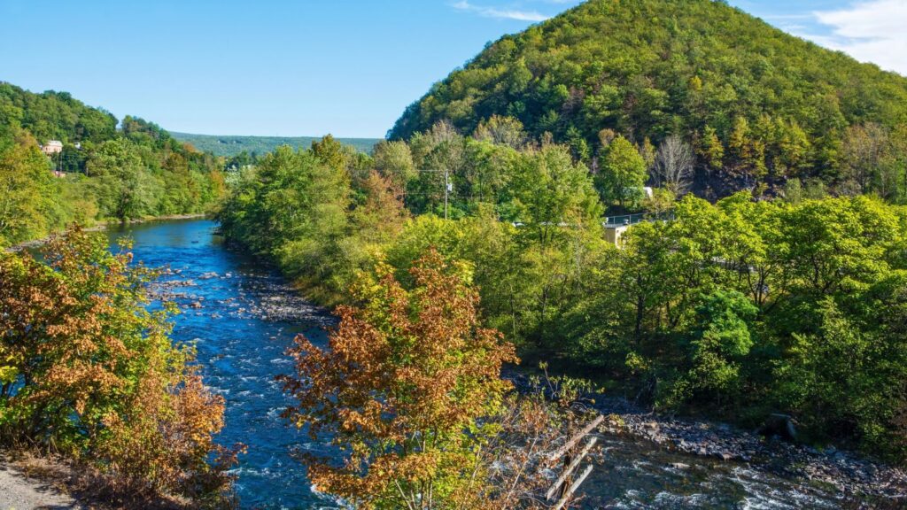 Pennsylvania, Leigh River passing scenic Jim Thorpe