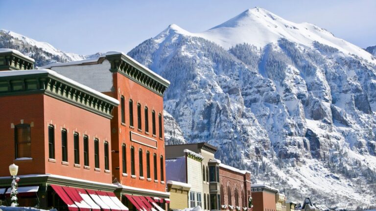 10 Best US Ski Towns Even Non-Skiers Love