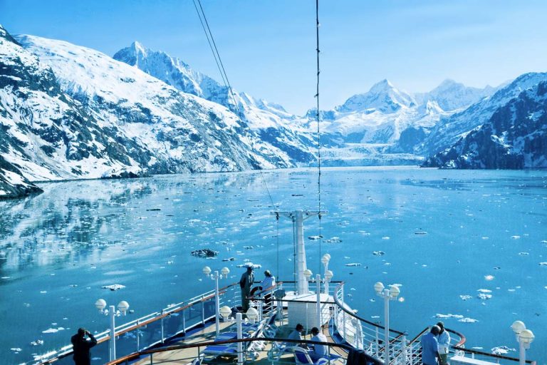 The Ultimate 7 Day Cruise Packing List for People Who Always Overpack