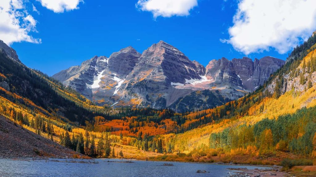 Super panoramic view of Maroon bells landscape during autumn time near Aspen, Colorado
