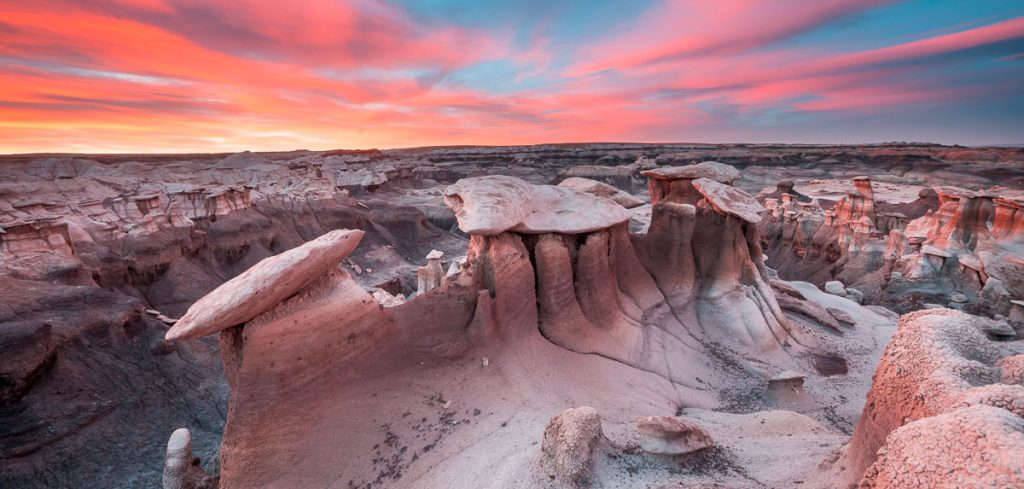 Unusual desert landscapes in Bisti badlands, De-na-zin wilderness area, New Mexico, USA