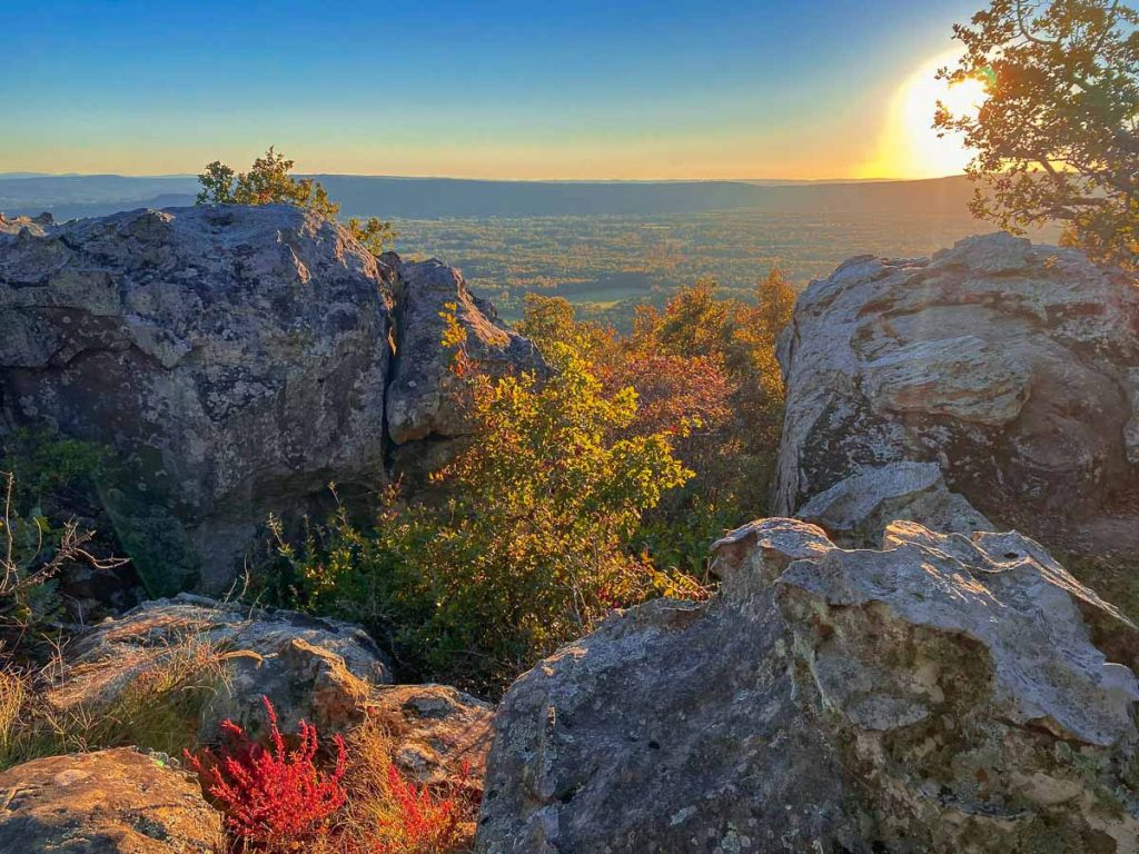 Arkansas, Hawksbill Crag at Whitaker Point overlooking the Ozark National Forest