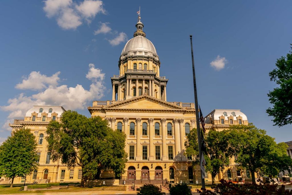 Springfield, Illinois, USA: The Illinois State Capitol, located in Springfield, Illinois. The current building is the sixth to serve as the capitol building since Illinois was admitted to the United States in 1818.