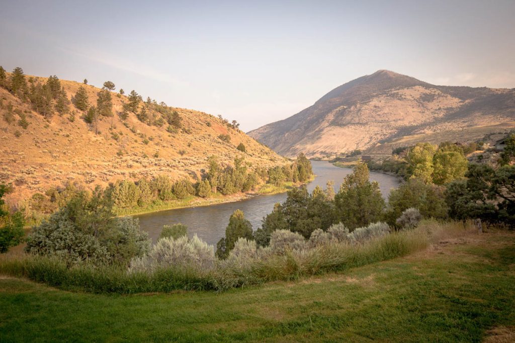 Montana, Yellowstone River flowing through Paradise Valley with mountain landscape